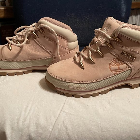 Women's Timberlands, Size 8. Worn Once. - Picture 1 of 2